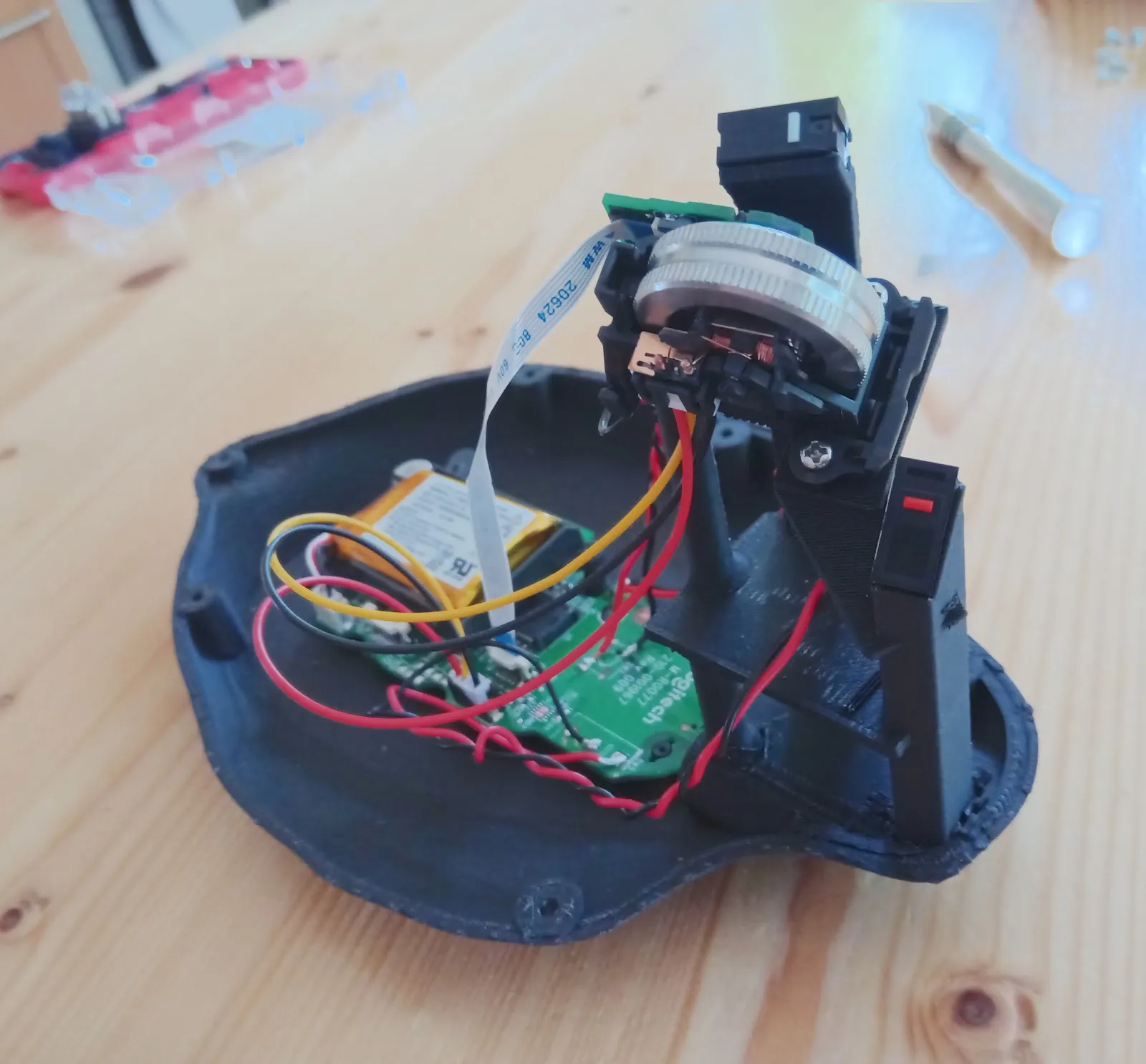 Fitting the Logitech MX Master S3 electronics into the printed shell